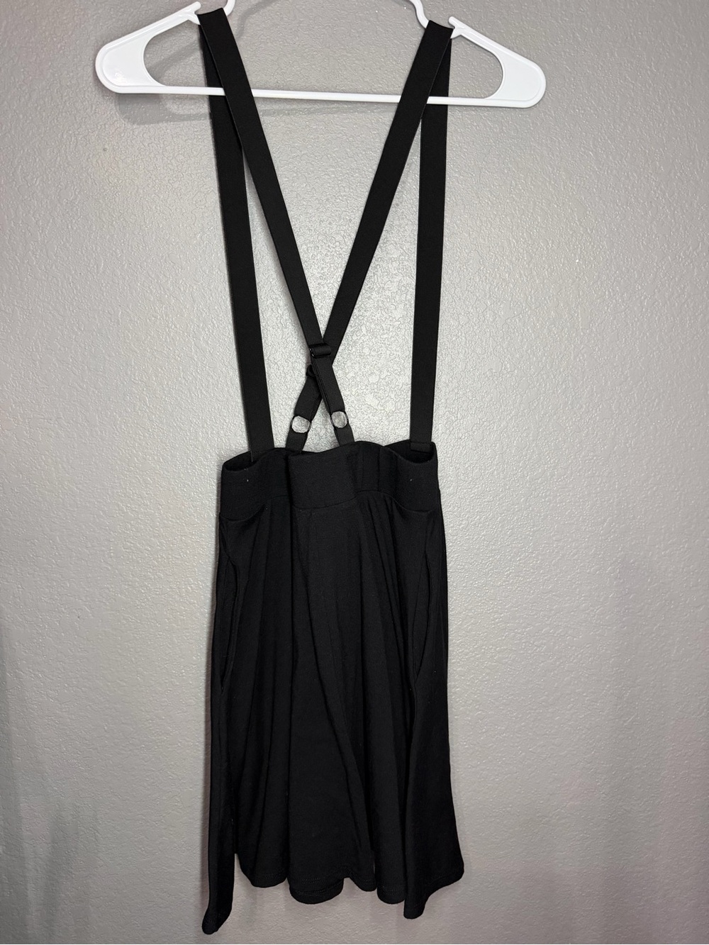 Hot Topic Black skirt